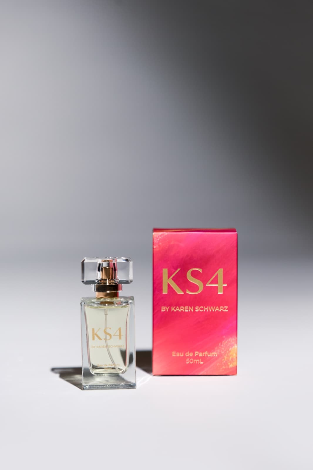 Frasco y caja KS4 Eau de Parfum